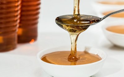 Maple Syrup, Honey, and Agave: The Sweet Truth Behind the 3 Most Commonly Recommended HEALTHY Sweeteners